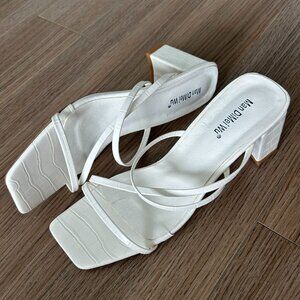 NWOT White Croc-Embossed Strappy Block Heel Sandals